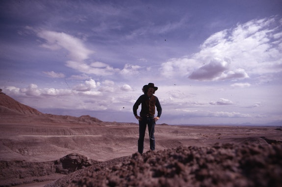 Doug Wheeler in the Painted Desert, Arizona, ca. 1970. © Doug Wheeler.