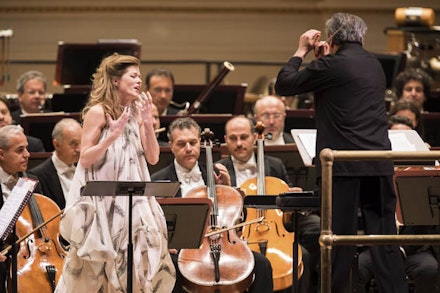 <p>Barbara Hannigan, Sir Antonio Pappano, Orchestra dell’Accademia Nazionale di Santa Cecilia at Carnegie Hall. Photo by Chris Lee.</p>