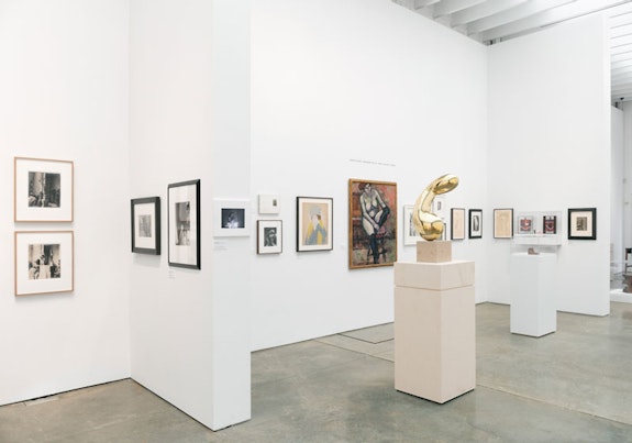 Installation view: <em>Brancusi & Duchamp: the Art of Dialogue</em>, Paul Kasmin, New York, 2018. Courtesy Paul Kasmin, New York.