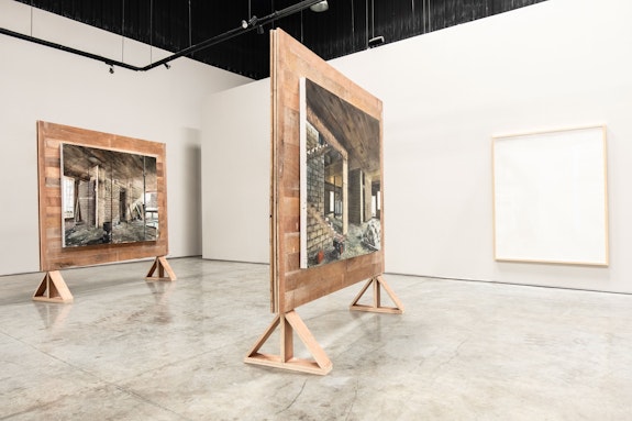 Installation view: <em>Mohammed Kazem: Infinite Angles</em>, Gallery Isabelle van den Eynde, Dubai, 2020. Courtesy Gallery Isabelle van den Eynde.