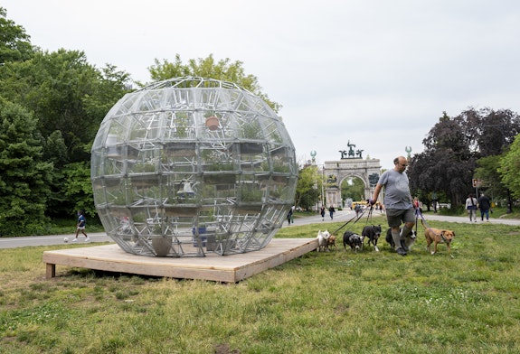 Installation view: <em>Mary Mattingly, Public Water: Watershed Core</em>, 2021, sculpture, 144 x 144 x 120 inches. Installation view, Prospect Park, New York, 2021. Courtesy More Art. Photo: Manuel Molina Martagon.