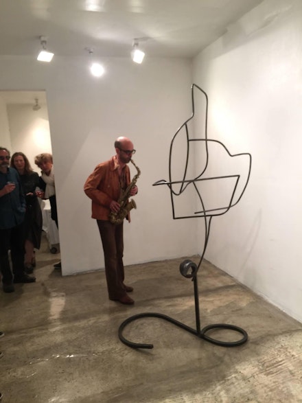 Michaël Attias performing at the opening of Alain Kirili's <em>In the Round</em>, Hionas Gallery, Lower East Side. Photo: Alain Kirili.