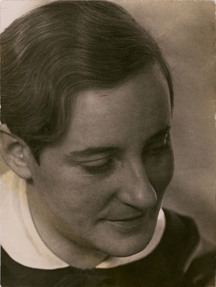 Self Portrait, 1931. Gelatin silver print. © Collection Biermann family.