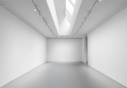 Installation View: <em>Felix Gonzalez-Torres</em>, David Zwirner, New York, 2023. Courtesy of David Zwirner.