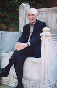 Charles Seliger in 2003 at the Peggy Guggenheim Collection, Venice, Italy. Courtesy of Michael Rosenfeld Gallery, LLC, New York, NY.