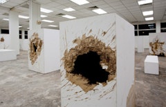 Mike Nelson, “Le Cannibale (Parody, Consumption and Institutional Critique),” 2008. 41 wood and MDF plinths, mixed media. Various dimensions,
installation dimensions variable. Rennie Collection, Vancover. Photo: Singapore Art Museum.